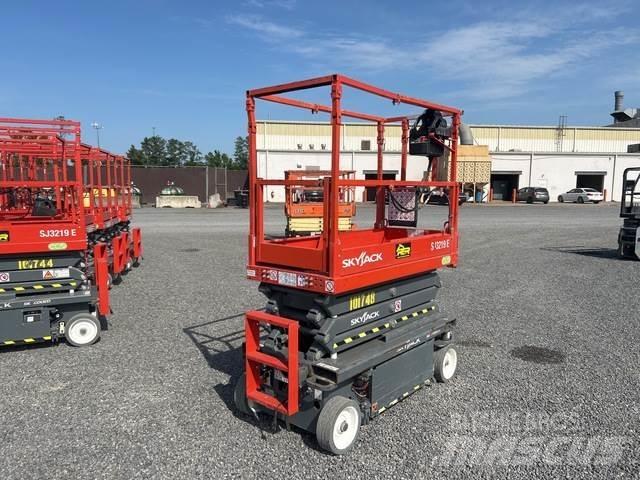 SkyJack SJ3219 Šķerveida pacēlāji