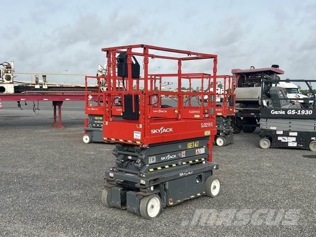 SkyJack SJ3219 Šķerveida pacēlāji
