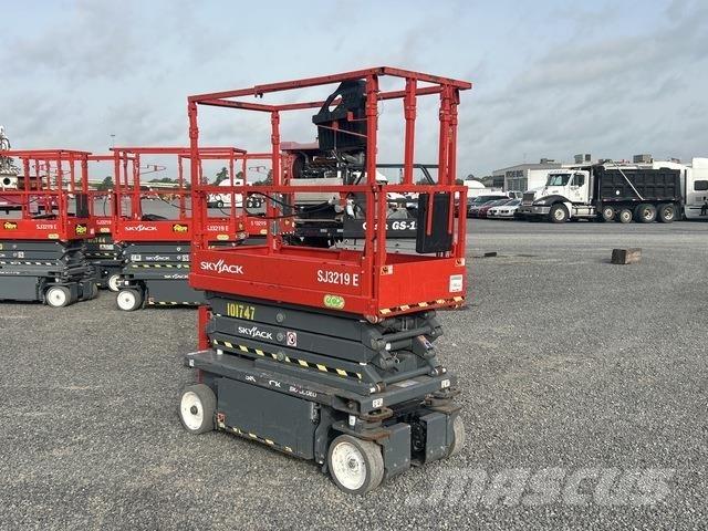SkyJack SJ3219 Šķerveida pacēlāji