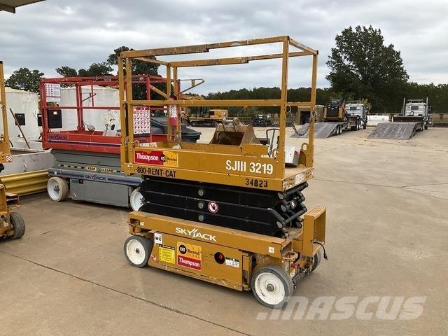 SkyJack SJ3219 Šķerveida pacēlāji
