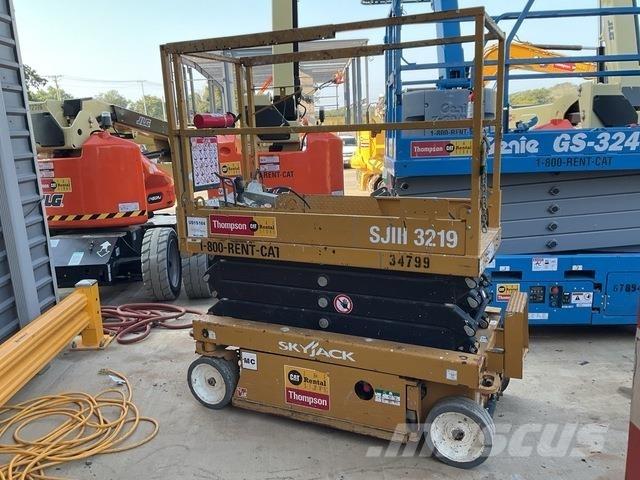 SkyJack SJ3219 Šķerveida pacēlāji