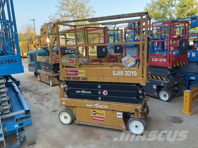 SkyJack SJ3219 Šķerveida pacēlāji
