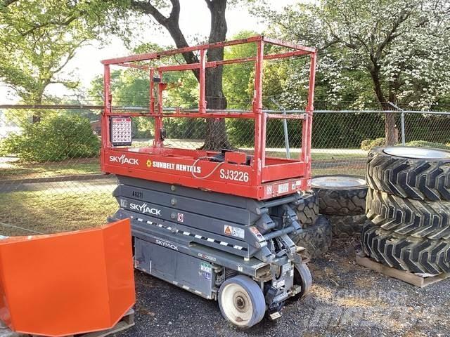 SkyJack SJ3226 Šķerveida pacēlāji