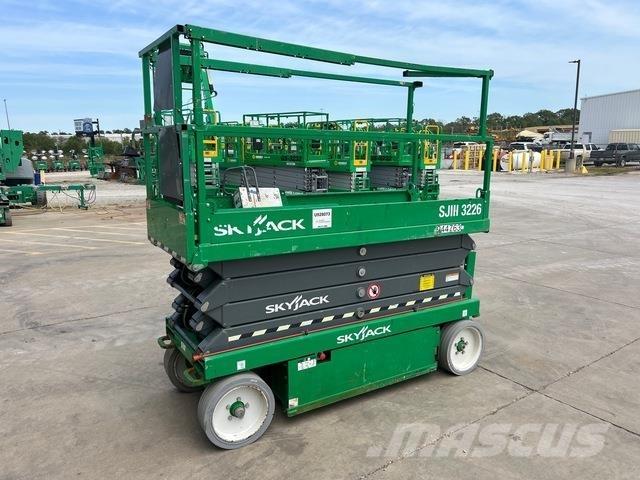 SkyJack SJ3226 Šķerveida pacēlāji