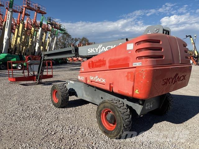 SkyJack SJ45T Teleskopiskie pacēlāji