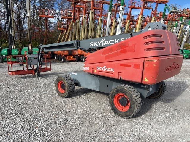 SkyJack SJ45T Teleskopiskie pacēlāji