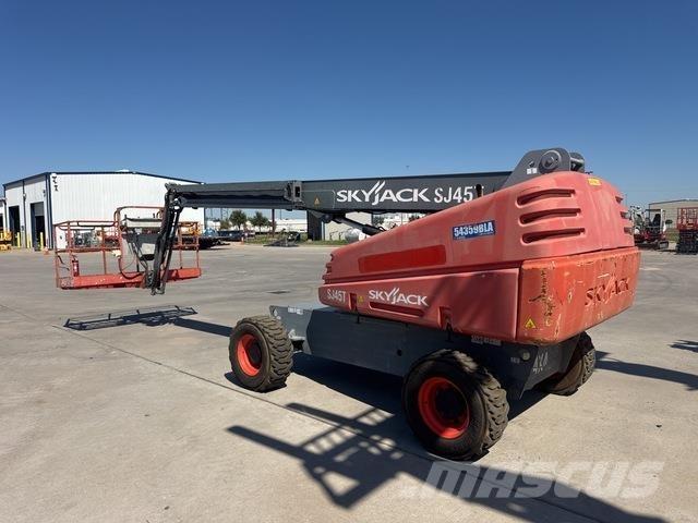 SkyJack SJ45T Teleskopiskie pacēlāji