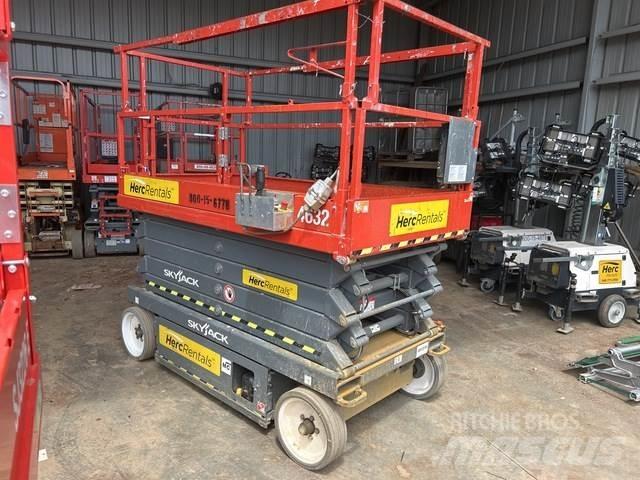 SkyJack SJ4632 Šķerveida pacēlāji