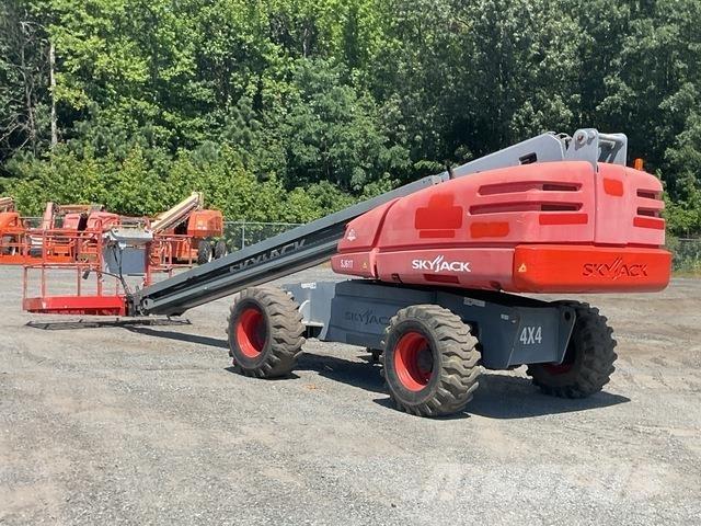 SkyJack SJ61T Teleskopiskie pacēlāji