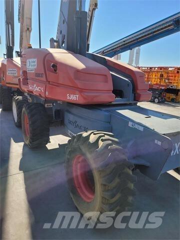 SkyJack SJ66T Teleskopiskie pacēlāji