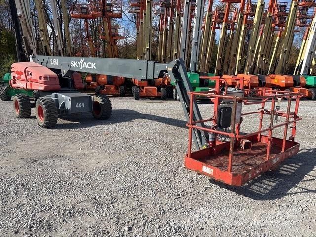 SkyJack SJ66T Teleskopiskie pacēlāji