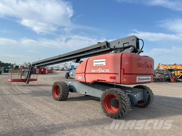 SkyJack SJ86T Teleskopiskie pacēlāji