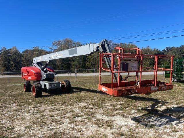 SkyJack SJ86T Teleskopiskie pacēlāji