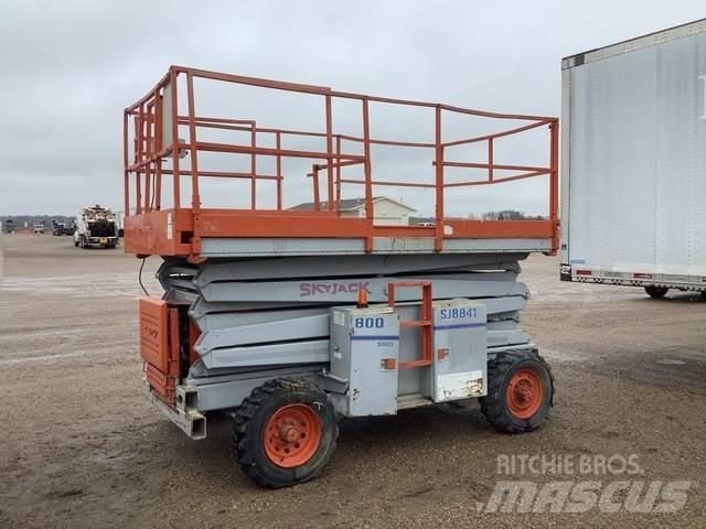 SkyJack SJ8841 Šķerveida pacēlāji