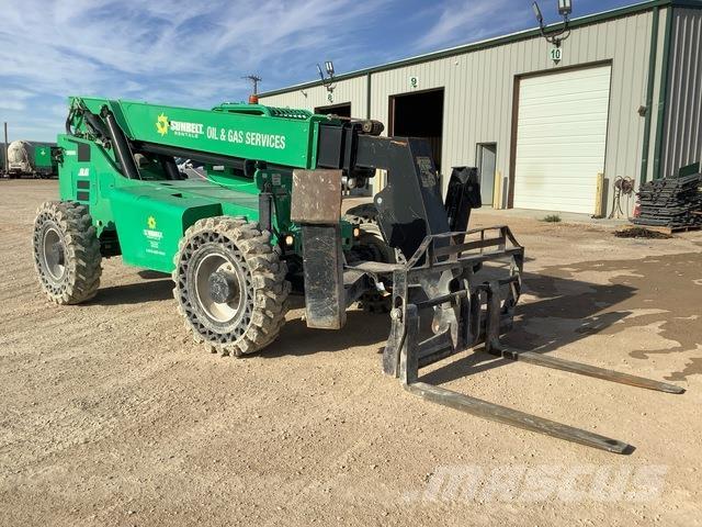 SkyTrak 10042 Teleskopiskie manipulatori