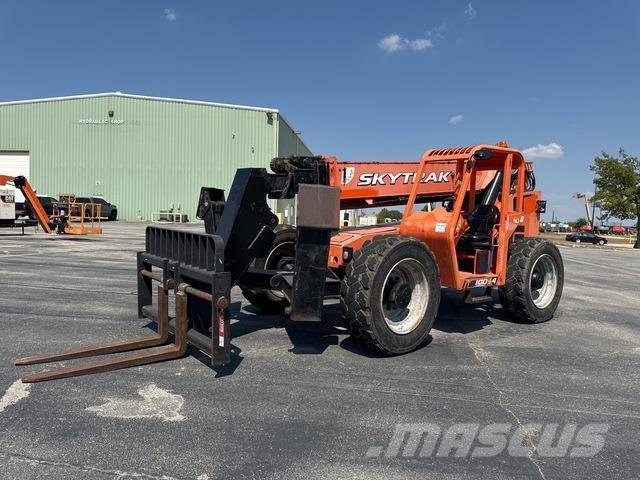 SkyTrak 10054 Teleskopiskie manipulatori