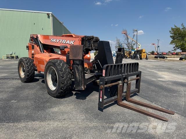 SkyTrak 10054 Teleskopiskie manipulatori