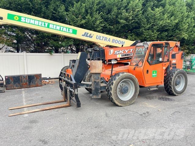 SkyTrak 10054 Teleskopiskie manipulatori