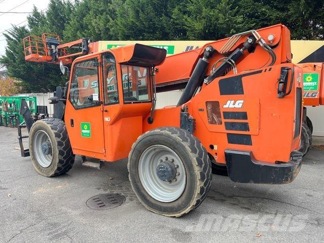 SkyTrak 10054 Teleskopiskie manipulatori