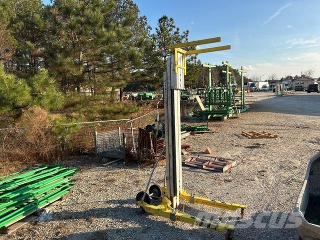 Sumner 2112 Pacēlāji, vinčas un materiālu lifti