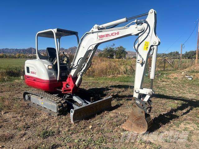 Takeuchi TB235 Kāpurķēžu ekskavatori