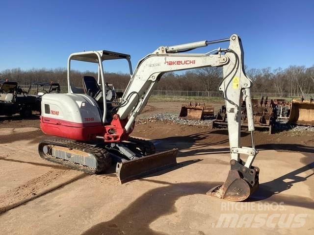 Takeuchi TB240 Kāpurķēžu ekskavatori