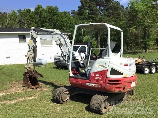 Takeuchi TB240 Kāpurķēžu ekskavatori