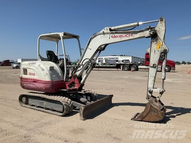 Takeuchi TB240 Kāpurķēžu ekskavatori