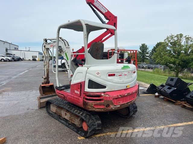 Takeuchi TB240 Kāpurķēžu ekskavatori