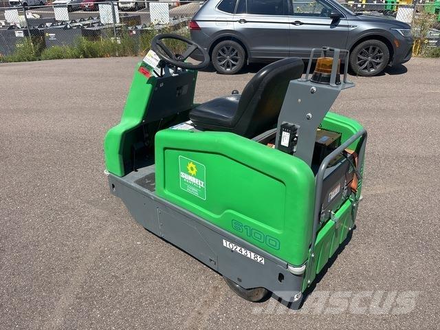 Tennant 6100 Iekštelpu slaucīšanas iekārtas