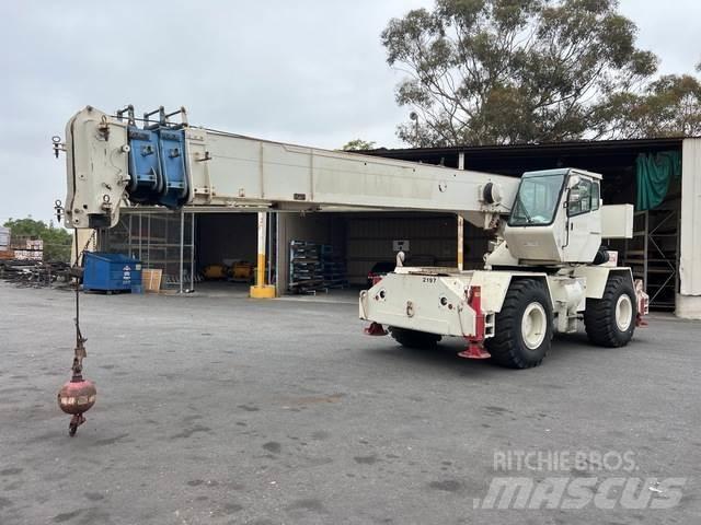 Terex RT 230 Celtņi nelīdzenām virsmām