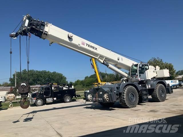Terex RT110 Celtņi nelīdzenām virsmām