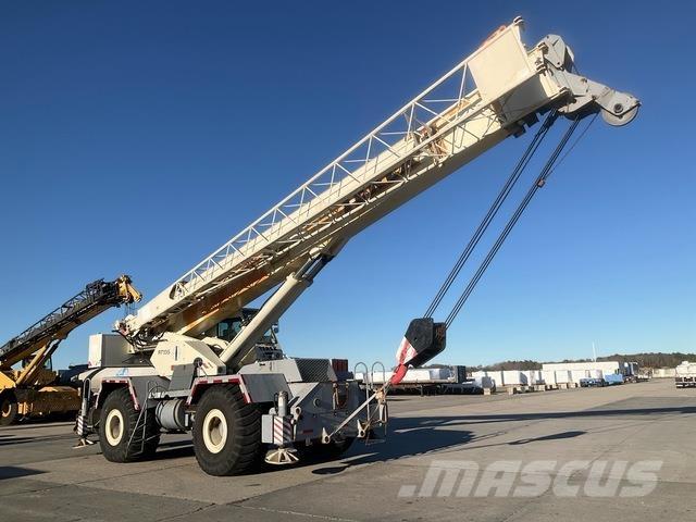 Terex RT135 Celtņi nelīdzenām virsmām