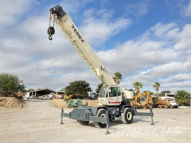 Terex RT230-1 Celtņi nelīdzenām virsmām