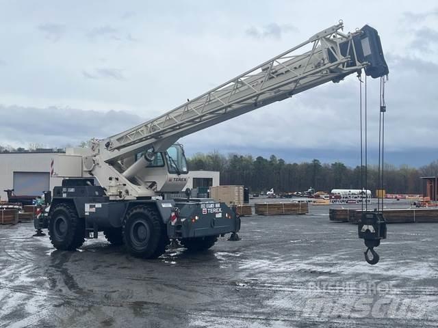 Terex RT230-2 Celtņi nelīdzenām virsmām