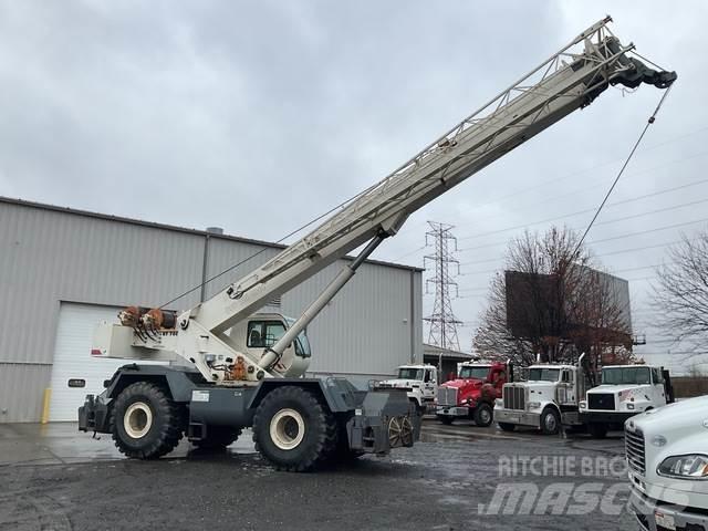 Terex RT780 Celtņi nelīdzenām virsmām