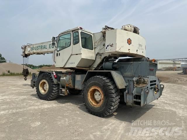 Terex TR230 Celtņi nelīdzenām virsmām