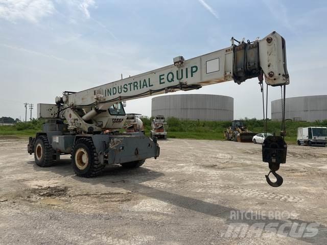 Terex TR230 Celtņi nelīdzenām virsmām