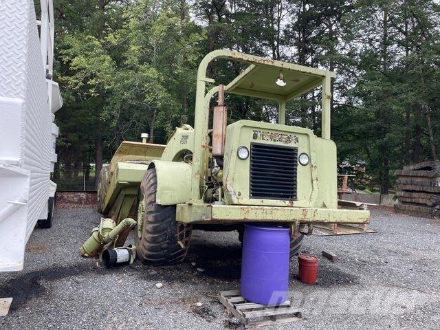 Terex TS14B Skrēperi