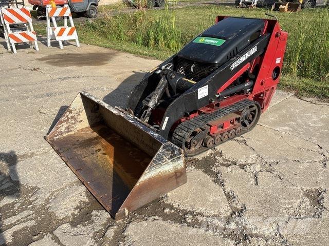 Toro 22321 Lietoti riteņu kompaktiekrāvēji