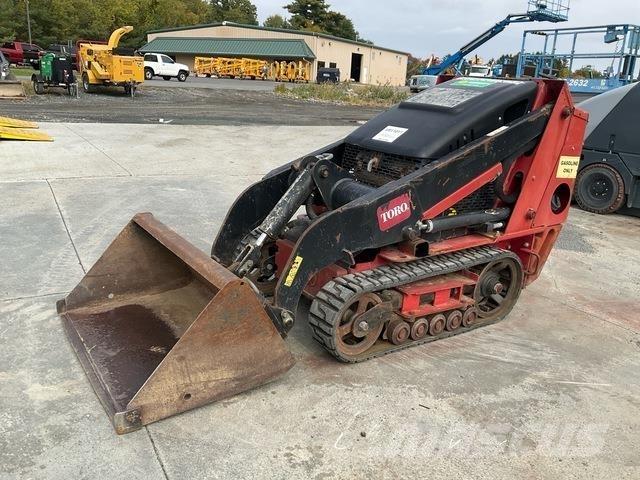 Toro 22321 Lietoti riteņu kompaktiekrāvēji