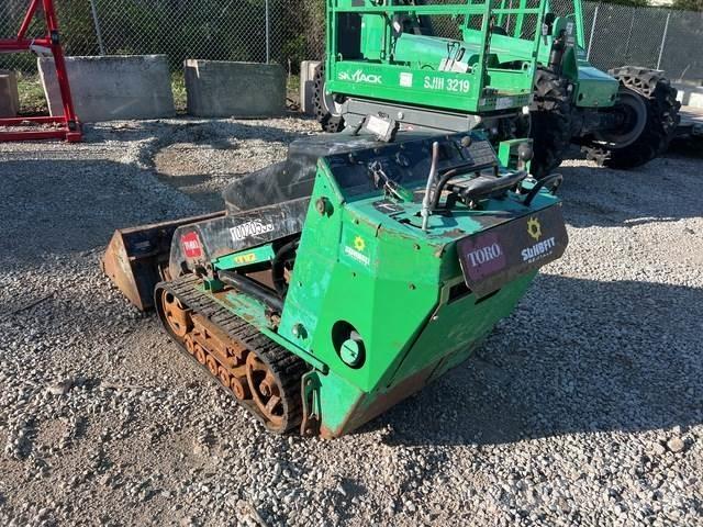 Toro 22323G Lietoti riteņu kompaktiekrāvēji