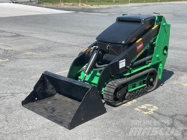 Toro 22323G Lietoti riteņu kompaktiekrāvēji