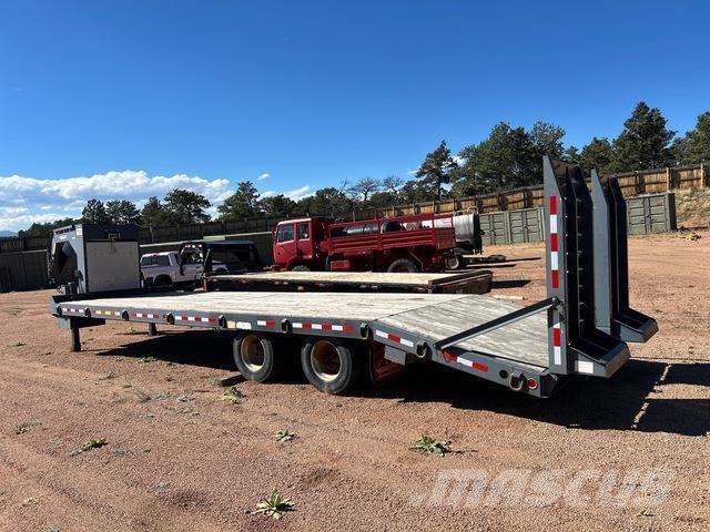 TOWMASTER T-30 Auto pārvadāšanas treileri