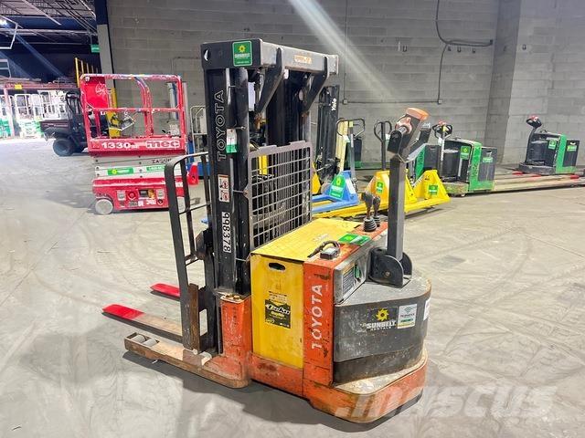 Toyota 6BWR15 Lielaugstuma pārvadātājs