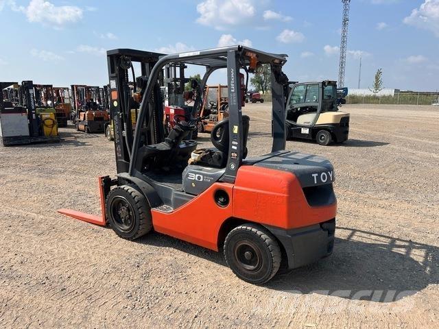 Toyota 8DFU30 Autokrāvēji - citi
