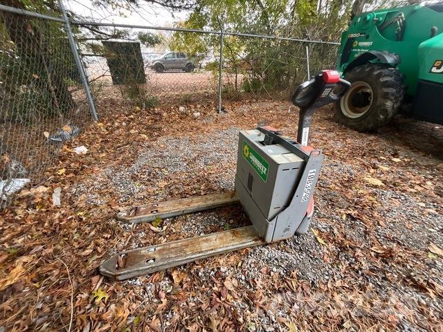 Toyota 8HBW23 Rati palešu pārvadāšanai