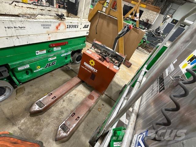 Toyota 8HBW23 Rati palešu pārvadāšanai