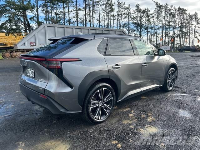 Toyota BZ4X Automašīnas