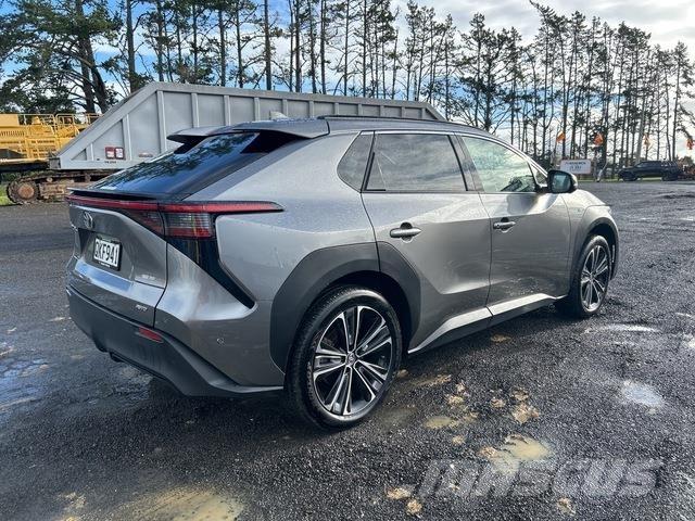 Toyota BZ4X Automašīnas